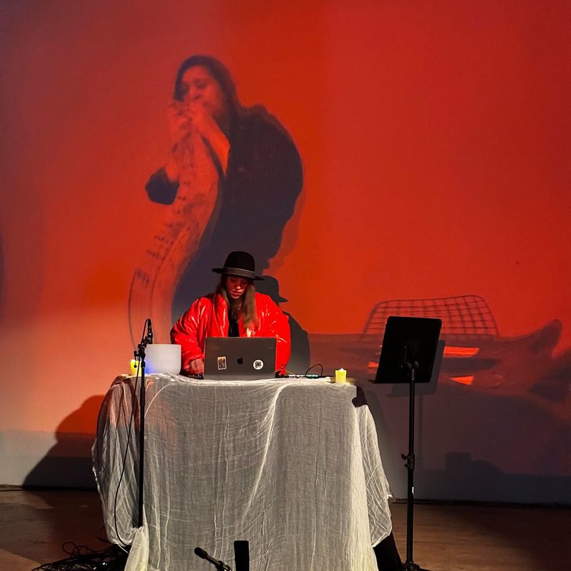Eda Er — audiovisual performance with live video projection