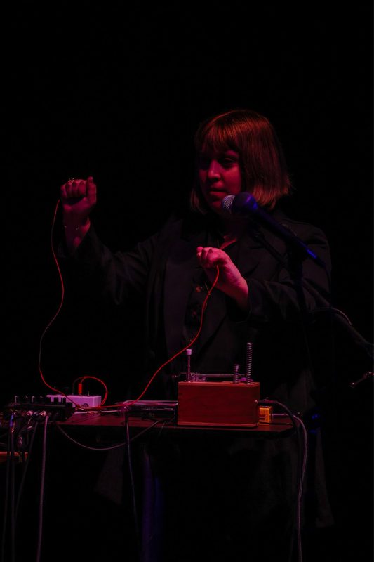 Eda Er — performance with spring reverb and electronics